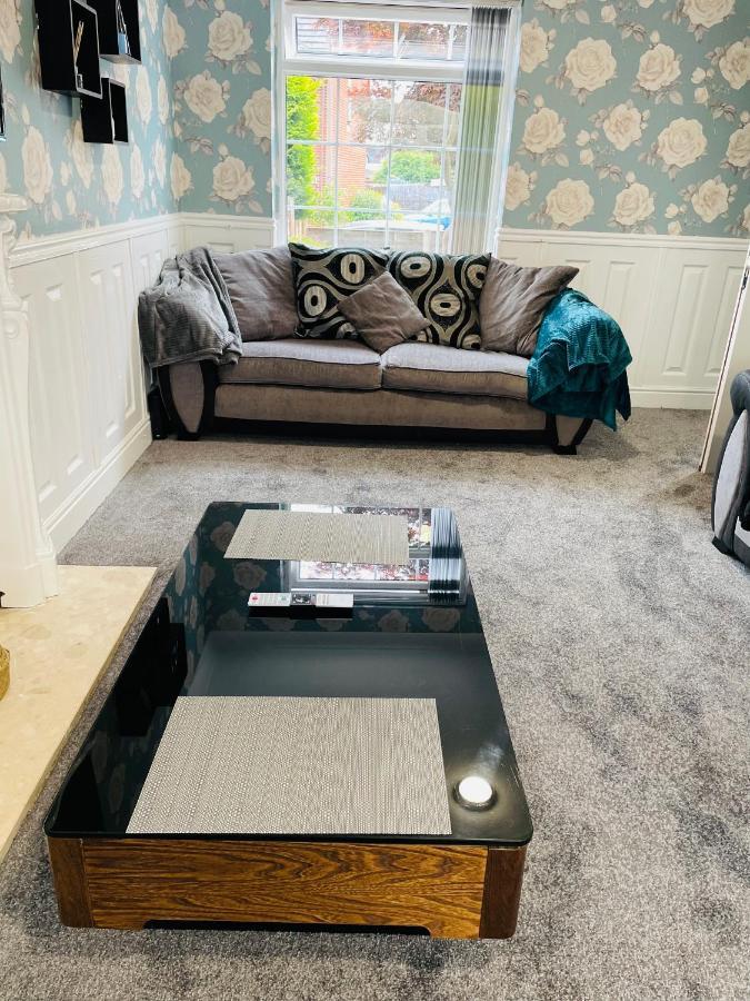 Alder House - A Modern Vibrant 4 Bedroom House Marston Green Exterior photo